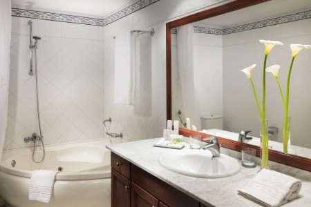 Kanárske ostrovy Tenerife Las Aguilas Tenerife, Affiliated By Melia 6 dňový pobyt Raňajky Letecky Letisko: Budapešť September 2026 (13/09/26-18/09/26)