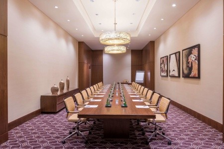 Spojené arabské emiráty Dubaj Swissotel Living Al Ghurair 5 dňový pobyt Raňajky Letecky Letisko: Praha June 2026 (29/06/26- 3/07/26)