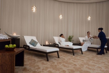 Spojené arabské emiráty Dubaj Swissotel Living Al Ghurair 5 dňový pobyt Raňajky Letecky Letisko: Praha June 2026 (29/06/26- 3/07/26)