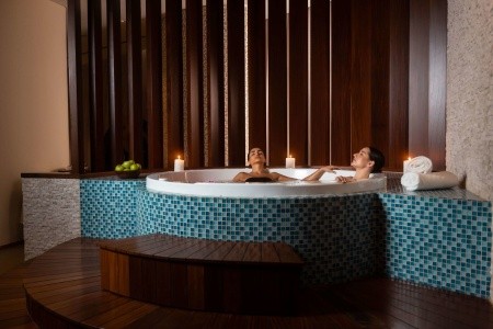 Spojené arabské emiráty Dubaj Swissotel Living Al Ghurair 5 dňový pobyt Raňajky Letecky Letisko: Praha June 2026 (29/06/26- 3/07/26)