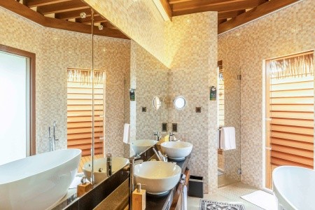 Mercure Maldives Kooddoo Resort - 68