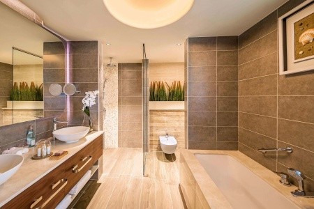 Spojené arabské emiráty Dubaj The Retreat Palm Dubai Mgallery By Sofitel 6 dňový pobyt Raňajky Letecky Letisko: Viedeň July 2026 ( 3/07/26- 8/07/26)