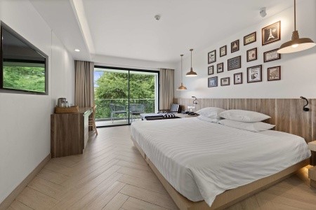 Thajsko Pattaya Golden Tulip Pattaya Beach Resort 9 dňový pobyt Polpenzia Letecky Letisko: Praha August 2026 (26/08/26- 3/09/26)