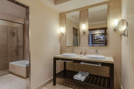 Kanárske ostrovy Fuerteventura Sheraton Fuerteventura Beach Golf & Spa Resort 8 dňový pobyt Plná penzia Letecky Letisko: Viedeň January 2026 ( 7/01/26-14/01/26)