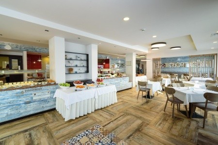 Bulharsko Slnečné Pobrežie Lion Hotel Sunny Beach 12 dňový pobyt Polpenzia Letecky Letisko: Bratislava June 2026 (19/06/26-30/06/26)