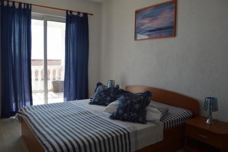 Renata Apartments - 4