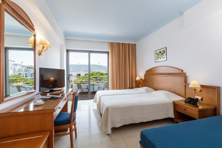 Blue Horizon Beach Resort - 30