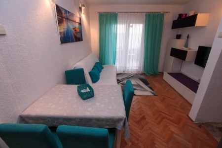 Chorvátsko Makarská riviéra Apartmány Violeta 8 dňový pobyt Bez stravy Vlastná October 2026 (17/10/26-24/10/26)