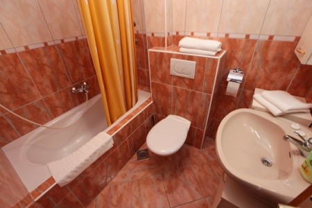 Chorvátsko Makarská riviéra Apartmány Violeta 8 dňový pobyt Bez stravy Vlastná October 2026 (17/10/26-24/10/26)