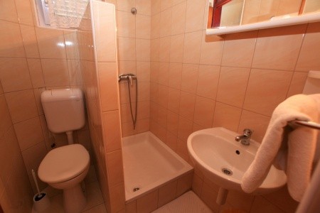 Chorvátsko Makarská riviéra Apartmány Violeta 8 dňový pobyt Bez stravy Vlastná October 2026 (17/10/26-24/10/26)