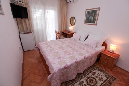 Chorvátsko Makarská riviéra Apartmány Violeta 8 dňový pobyt Bez stravy Vlastná October 2026 (17/10/26-24/10/26)