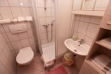Chorvátsko Makarská riviéra Apartmány Violeta 8 dňový pobyt Bez stravy Vlastná October 2026 (17/10/26-24/10/26)