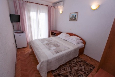 Chorvátsko Makarská riviéra Apartmány Violeta 8 dňový pobyt Bez stravy Vlastná October 2026 (17/10/26-24/10/26)