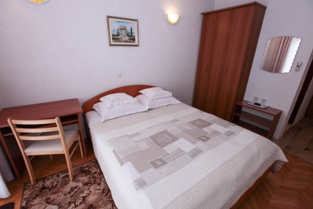 Chorvátsko Makarská riviéra Apartmány Violeta 8 dňový pobyt Bez stravy Vlastná October 2026 (17/10/26-24/10/26)