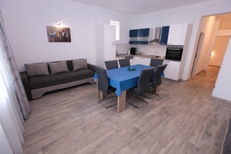 Chorvátsko Makarská riviéra Apartmány Violeta 8 dňový pobyt Bez stravy Vlastná October 2026 (17/10/26-24/10/26)