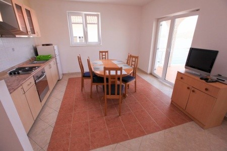 Chorvátsko Stredná Dalmácia Apartmány Aurelio 8 dňový pobyt Bez stravy Vlastná September 2026 (11/09/26-18/09/26)