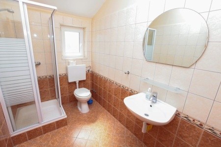 Chorvátsko Stredná Dalmácia Apartmány Aurelio 8 dňový pobyt Bez stravy Vlastná September 2026 (11/09/26-18/09/26)