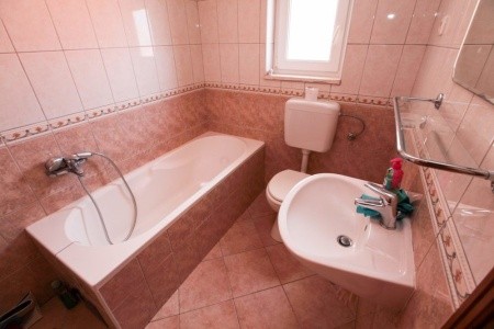 Chorvátsko Stredná Dalmácia Apartmány Aurelio 8 dňový pobyt Bez stravy Vlastná September 2026 (11/09/26-18/09/26)