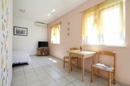 Chorvátsko Šibenik Apartmány Arleta 8 dňový pobyt Bez stravy Vlastná June 2026 ( 6/06/26-13/06/26)
