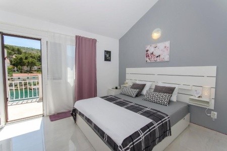 Chorvátsko Brač Apartmány Amare (Bobovišća Na Moru) 8 dňový pobyt Bez stravy Vlastná June 2026 ( 6/06/26-13/06/26)