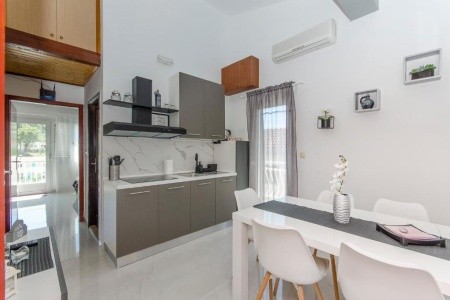 Chorvátsko Brač Apartmány Amare (Bobovišća Na Moru) 8 dňový pobyt Bez stravy Vlastná June 2026 ( 6/06/26-13/06/26)