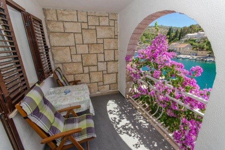 Chorvátsko Brač Apartmány Amare (Bobovišća Na Moru) 8 dňový pobyt Bez stravy Vlastná June 2026 ( 6/06/26-13/06/26)