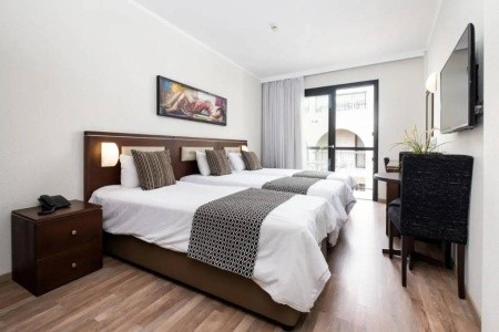 Cyprus Larnaca Livadhiotis 6 dňový pobyt Raňajky Letecky Letisko: Viedeň December 2025 (26/12/25-31/12/26)