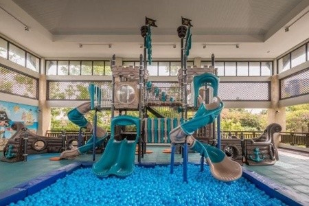 Filipíny  Crimson Beach Mactan Island 10 dňový pobyt Raňajky Letecky Letisko: Mníchov February 2026 (27/02/26- 8/03/26)