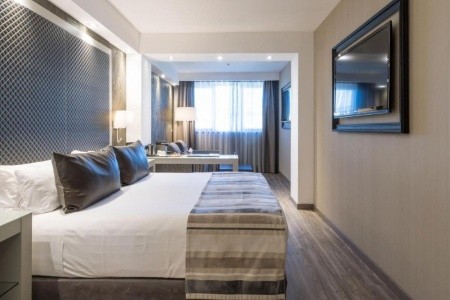 Španielsko Barcelona Catalonia Square 10 dňový pobyt Polpenzia Letecky Letisko: Praha August 2025 (27/08/25- 5/09/25)