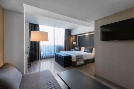 Španielsko Barcelona Catalonia Square 10 dňový pobyt Polpenzia Letecky Letisko: Praha August 2025 (27/08/25- 5/09/25)