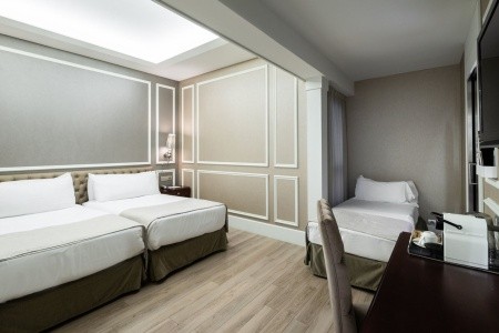 Španielsko Barcelona Catalonia Passeig De Gracia 10 dňový pobyt Raňajky Letecky Letisko: Praha October 2025 (24/10/25- 2/11/25)