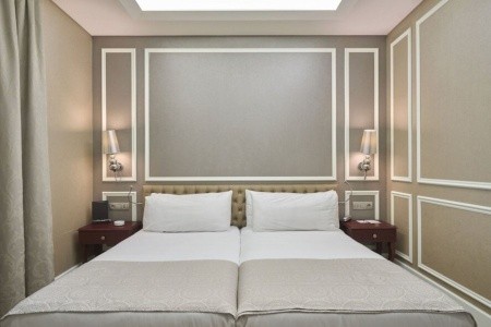 Španielsko Barcelona Catalonia Passeig De Gracia 10 dňový pobyt Raňajky Letecky Letisko: Praha October 2025 (24/10/25- 2/11/25)