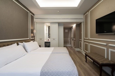 Španielsko Barcelona Catalonia Passeig De Gracia 10 dňový pobyt Raňajky Letecky Letisko: Praha October 2025 (24/10/25- 2/11/25)