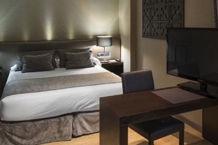 Španielsko Barcelona Catalonia Avinyo 11 dňový pobyt Raňajky Letecky Letisko: Praha October 2025 ( 4/10/25-14/10/25)