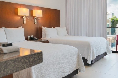 Mexiko Playa del Carmen Fiesta Inn Playa Del Carmen 12 dňový pobyt Raňajky Letecky Letisko: Praha October 2025 (16/10/25-27/10/25)