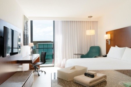 Mexiko Playa del Carmen Fiesta Inn Playa Del Carmen 12 dňový pobyt Raňajky Letecky Letisko: Praha October 2025 (16/10/25-27/10/25)