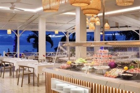 Coral Azur Beach Resort (Mon Choisy)