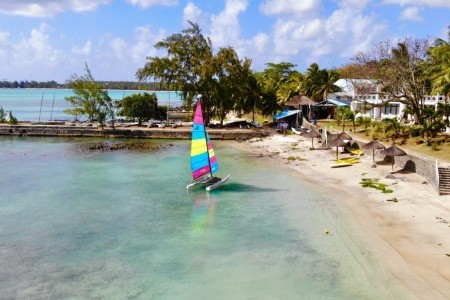 Coral Azur Beach Resort (Mon Choisy)