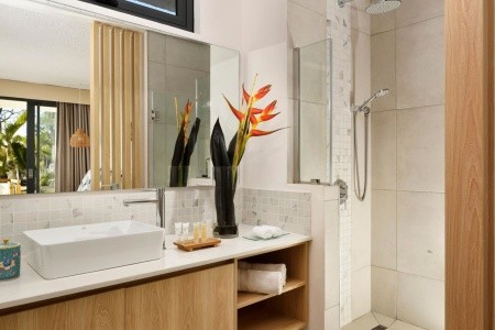 Coral Azur Beach Resort (Mon Choisy)