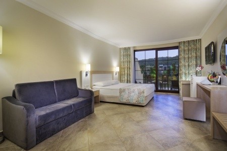 Green Bay Resort & Spa - 83