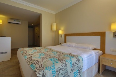 Green Bay Resort & Spa - 85