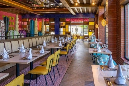 Tropical Deluxe Princess - 18