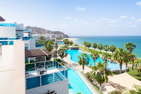 Spojené arabské emiráty Fujairah Radisson Blu Fujairah 10 dňový pobyt Plná penzia Letecky Letisko: Praha January 2026 ( 6/01/26-15/01/26)