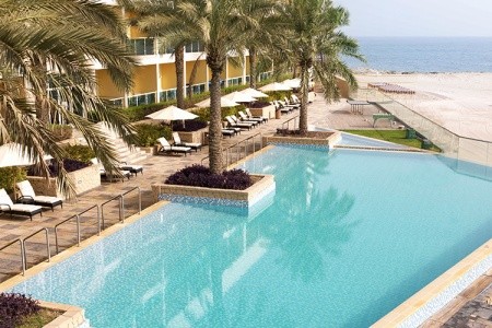 Spojené arabské emiráty Fujairah Radisson Blu Fujairah 10 dňový pobyt Plná penzia Letecky Letisko: Praha January 2026 ( 6/01/26-15/01/26)