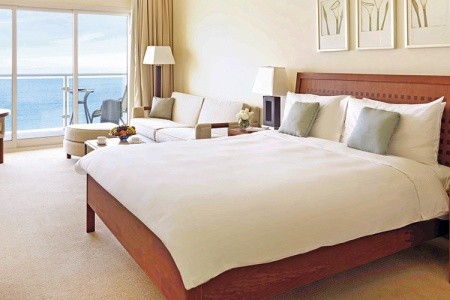 Spojené arabské emiráty Fujairah Radisson Blu Fujairah 10 dňový pobyt Plná penzia Letecky Letisko: Praha January 2026 ( 6/01/26-15/01/26)