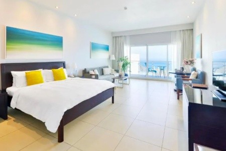 Spojené arabské emiráty Fujairah Radisson Blu Fujairah 10 dňový pobyt Plná penzia Letecky Letisko: Praha January 2026 ( 6/01/26-15/01/26)