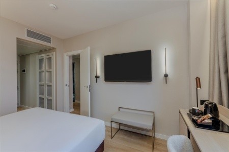 Španielsko Barcelona Vilamari 13 dňový pobyt Raňajky Letecky Letisko: Praha October 2025 (31/10/25-12/11/25)