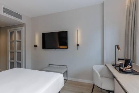 Španielsko Barcelona Vilamari 13 dňový pobyt Raňajky Letecky Letisko: Praha October 2025 (31/10/25-12/11/25)