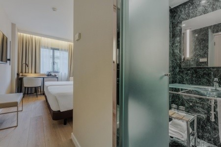 Španielsko Barcelona Vilamari 13 dňový pobyt Raňajky Letecky Letisko: Praha October 2025 (31/10/25-12/11/25)