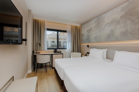 Španielsko Barcelona Vilamari 13 dňový pobyt Raňajky Letecky Letisko: Praha October 2025 (31/10/25-12/11/25)